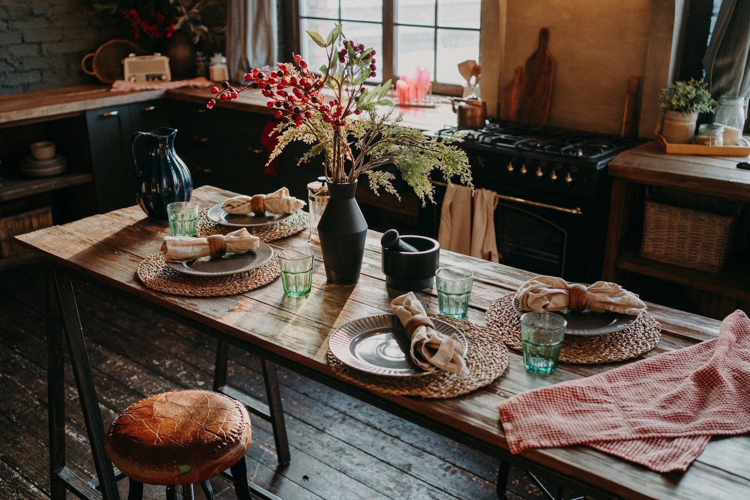 Kitchen & Dining
